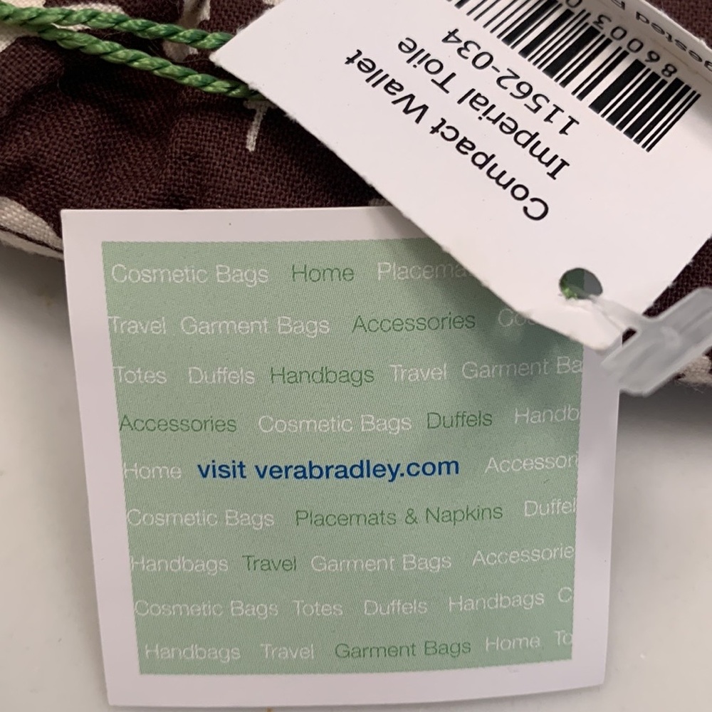 NWT! Vera Bradley compact wallet in imperial toile. - Picture 3 of 4